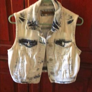 Denim faded vest